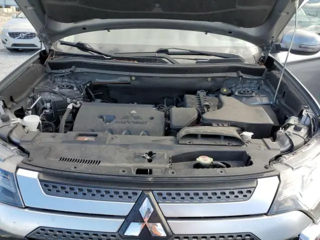 2020 MITSUBISHI OUTLANDER SE  