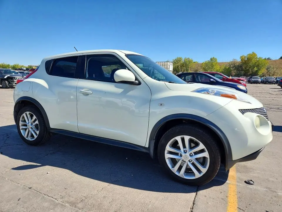 2011 NISSAN JUKE S  