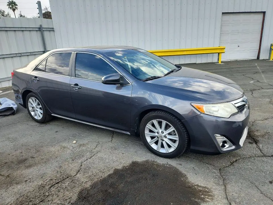 2014 TOYOTA CAMRY XLE  