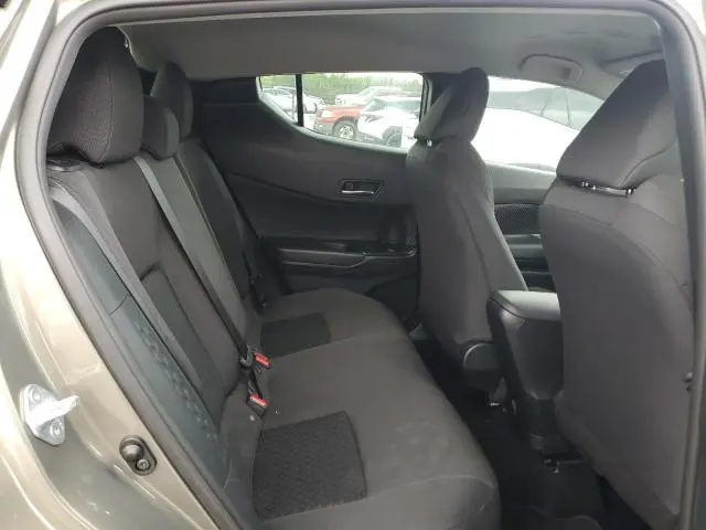 2021 TOYOTA C-HR XLE  