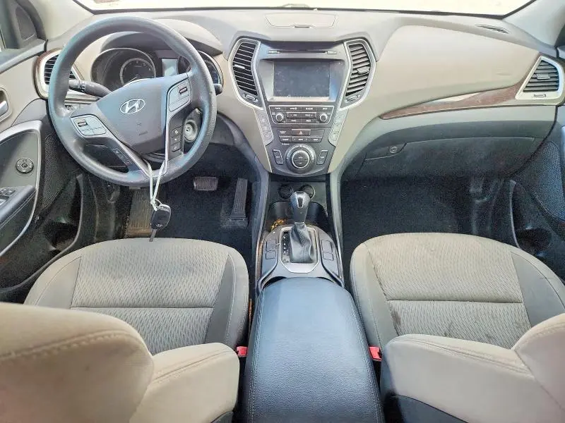 2017 HYUNDAI SANTA FE SE  