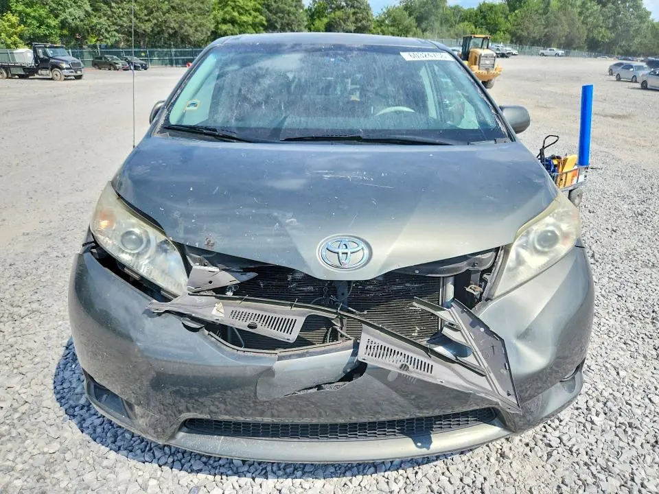 2012 TOYOTA SIENNA XLE 8-PASSENGER  