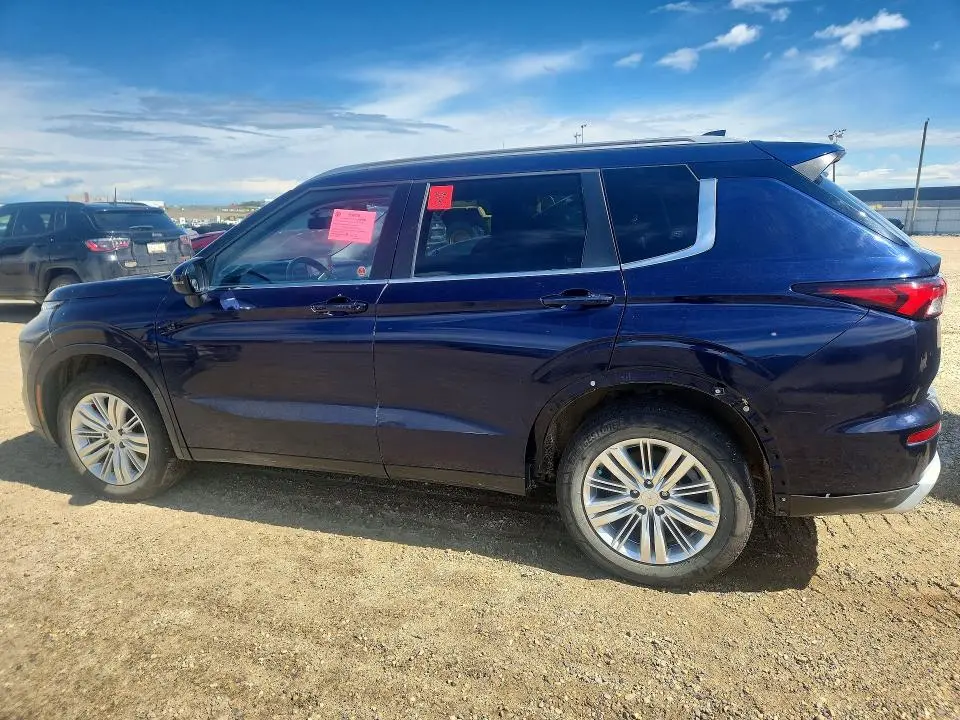 2022 MITSUBISHI OUTLANDER SE  