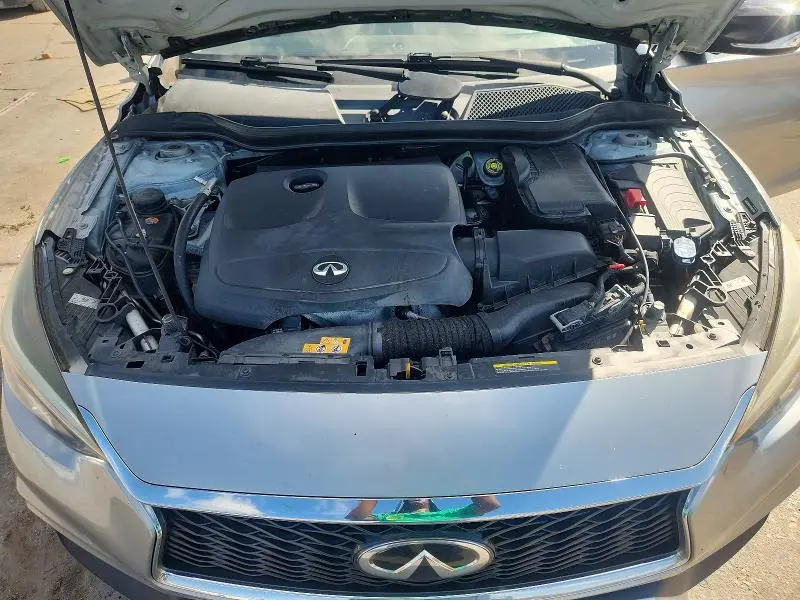 2019 INFINITI QX30 LUXE  