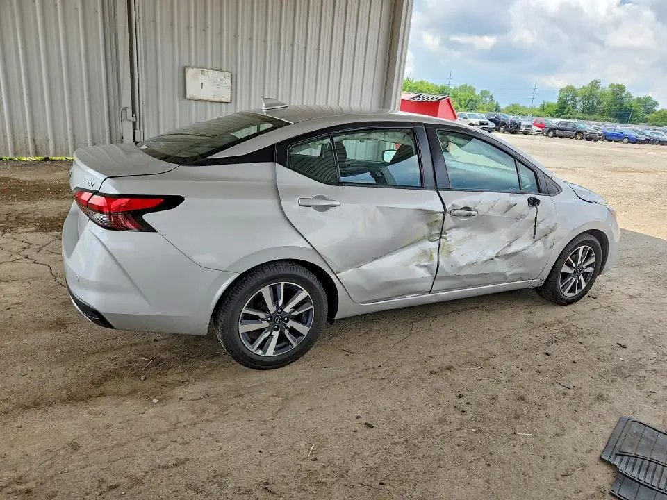 2023 NISSAN VERSA SV  