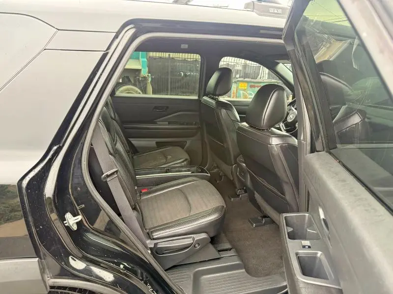 2023 NISSAN PATHFINDER SV  