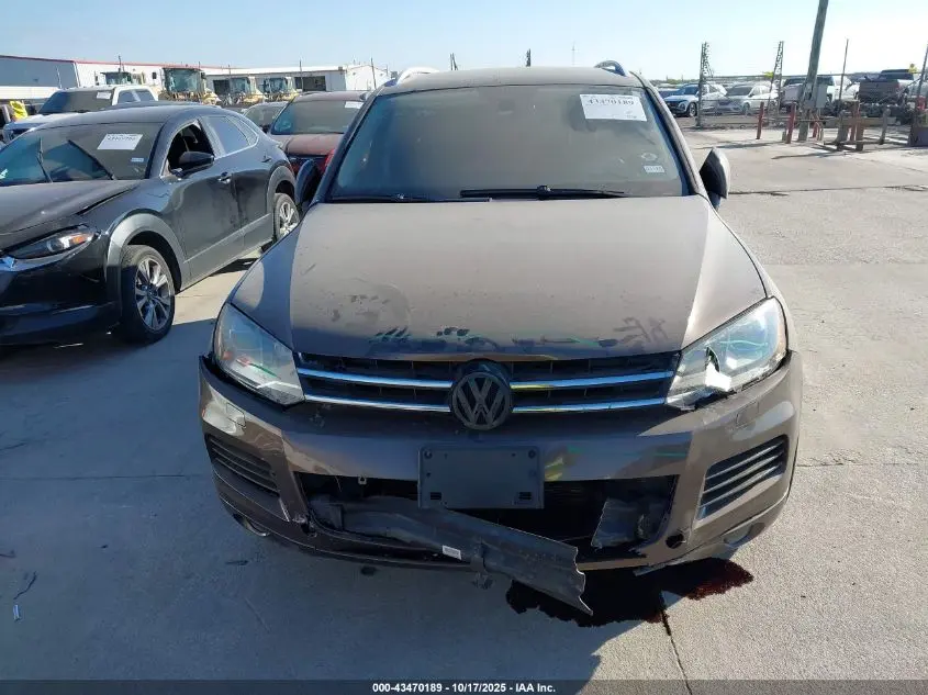 2013 VOLKSWAGEN TOUAREG VR6 SPORT