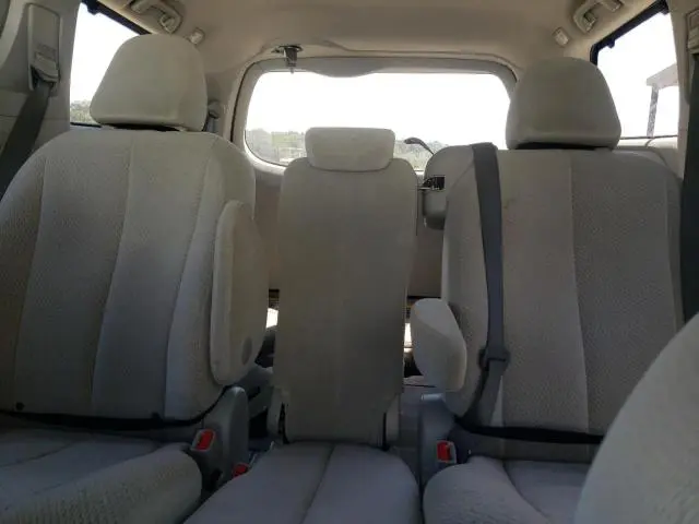 2012 TOYOTA SIENNA LE  