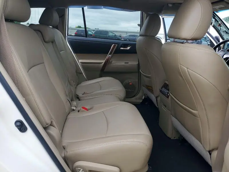 2013 TOYOTA HIGHLANDER LIMITED  