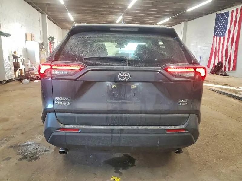 2025 TOYOTA RAV4 XLE  