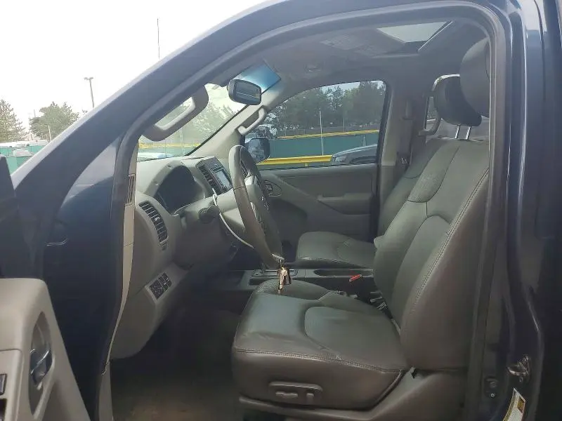 2016 NISSAN FRONTIER SL  