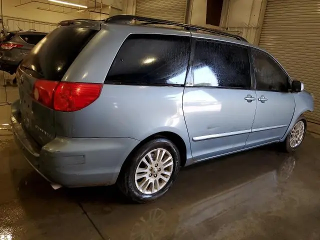 2010 TOYOTA SIENNA XLE  