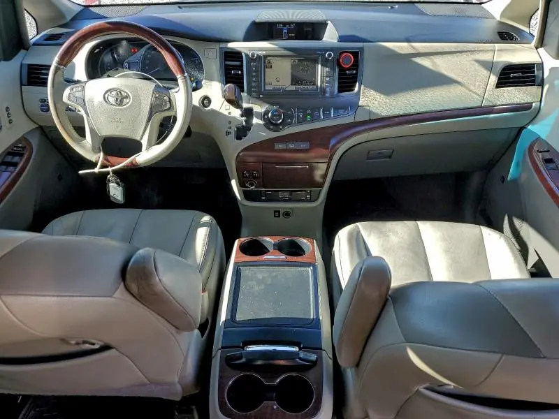 2012 TOYOTA SIENNA XLE  