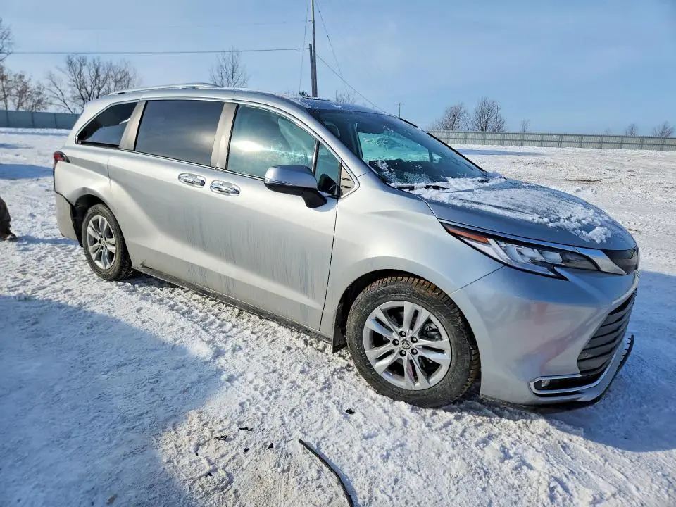2024 TOYOTA SIENNA LIMITED  