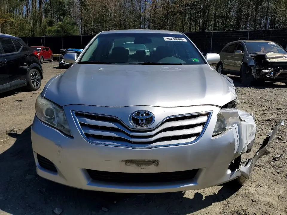 2011 TOYOTA CAMRY LE V6  