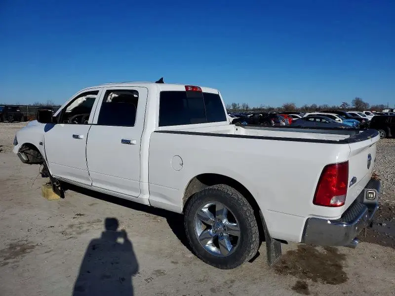 2015 RAM 1500 SLT  