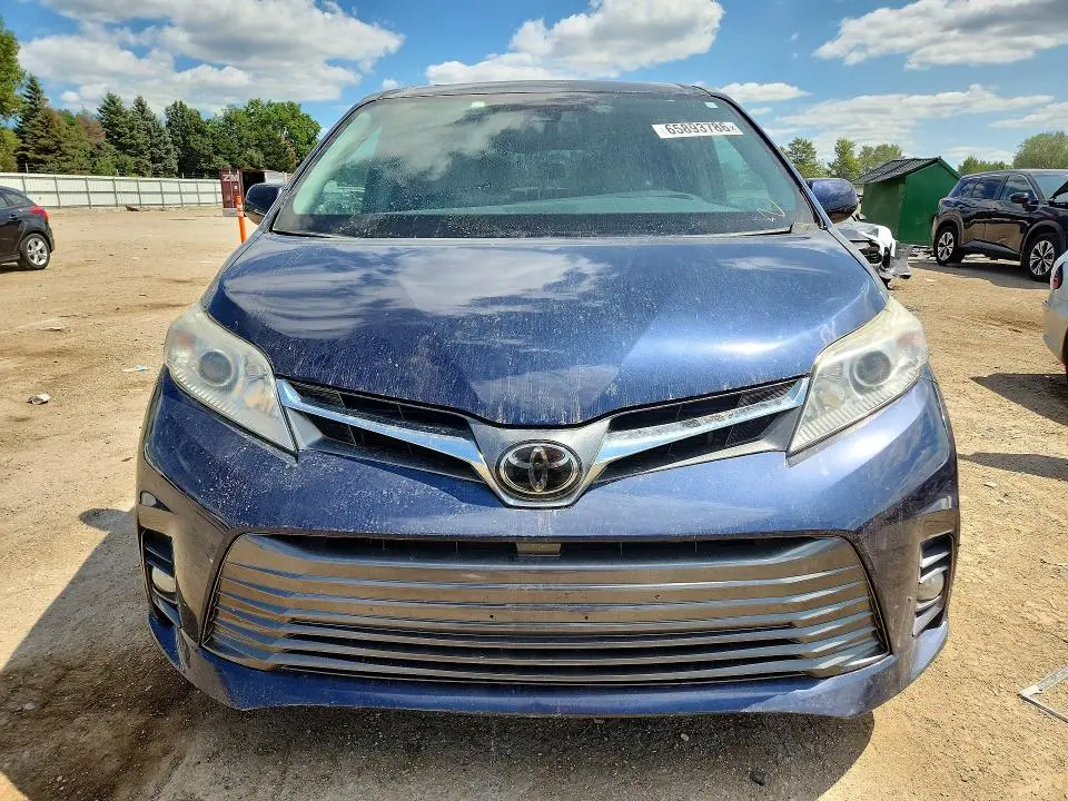 2019 TOYOTA SIENNA XLE 7-PASSENGER  