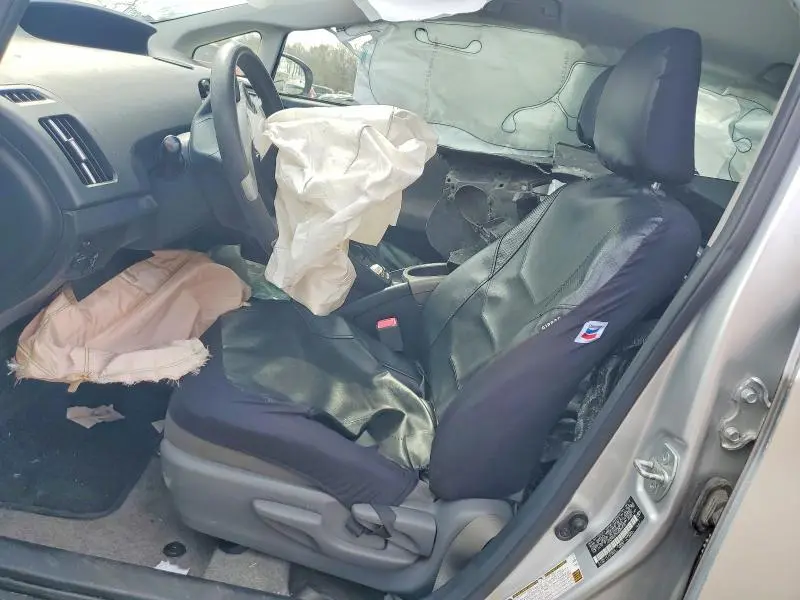 2013 TOYOTA PRIUS TWO  