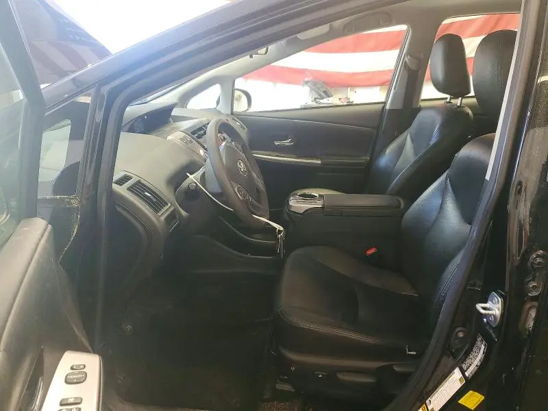 2016 TOYOTA PRIUS V THREE  
