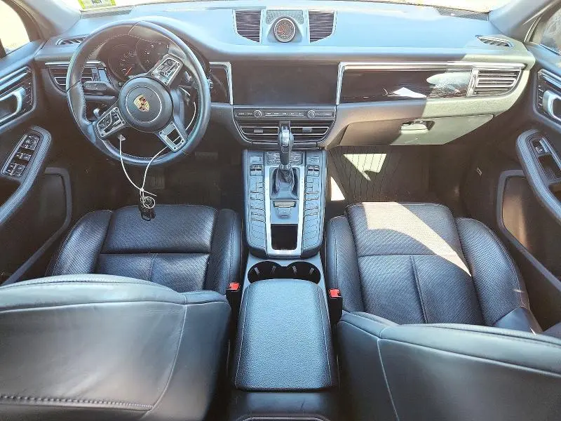 2020 PORSCHE MACAN   