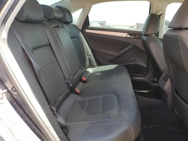 2012 VOLKSWAGEN PASSAT SE  