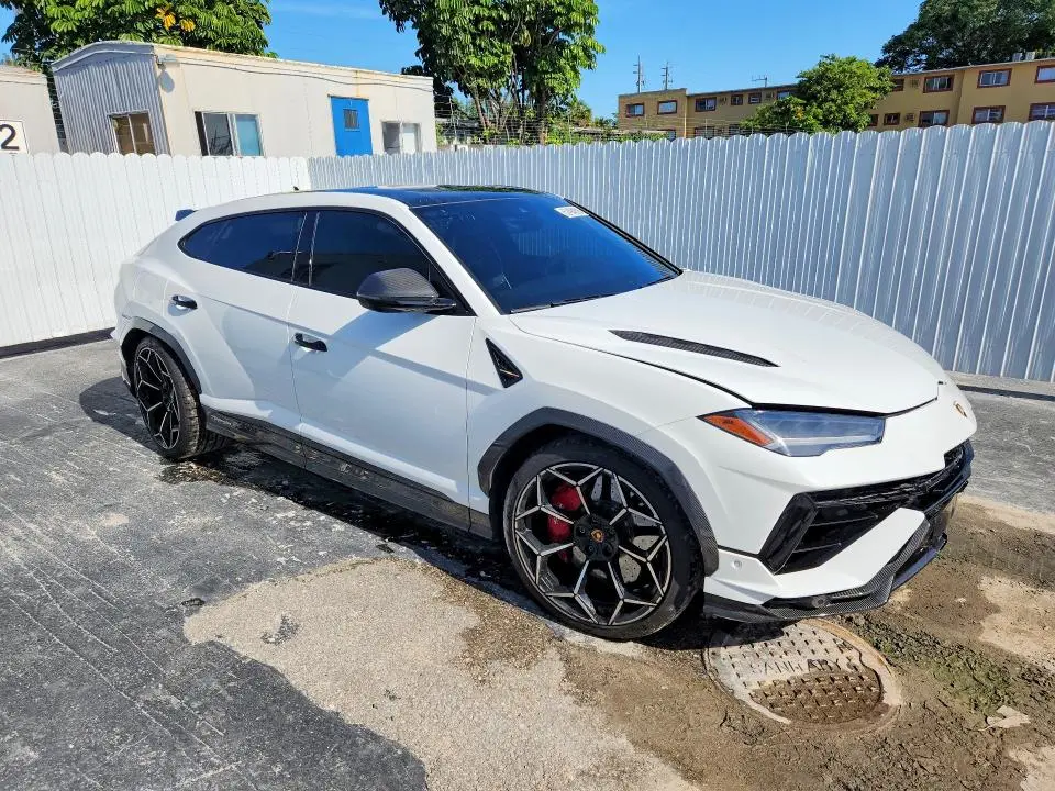 2024 LAMBORGHINI URUS PERFORMANTE  