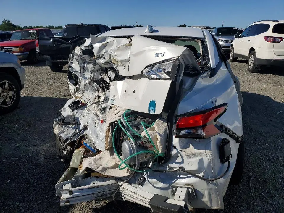 2021 NISSAN VERSA SV  