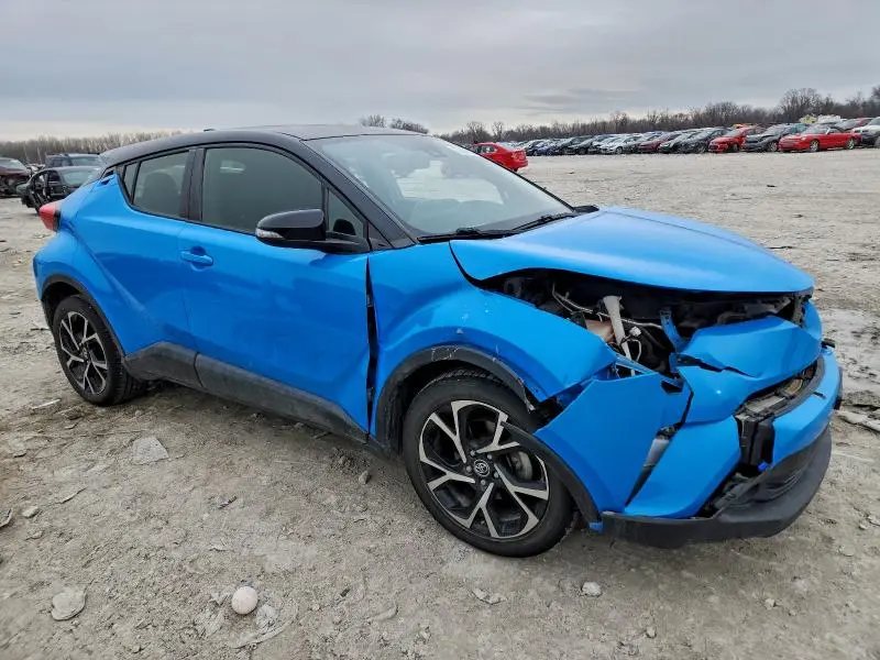 2019 TOYOTA C-HR XLE  