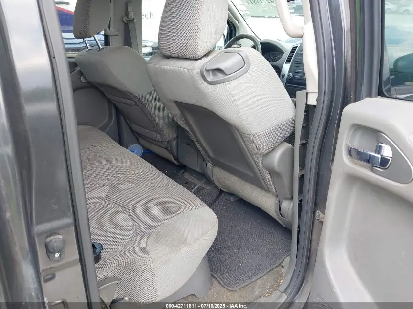 2010 NISSAN FRONTIER SE