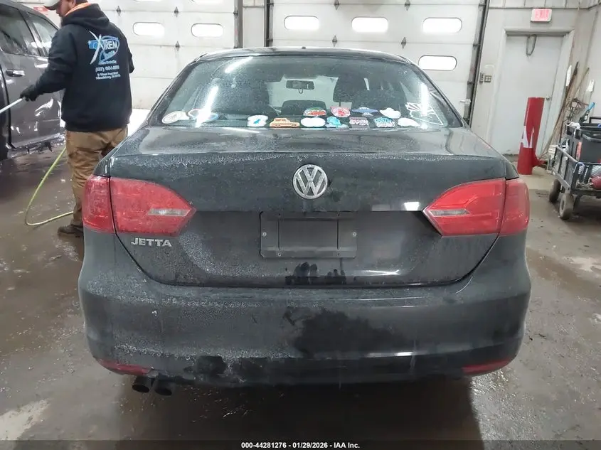 2011 VOLKSWAGEN JETTA 2.0L S