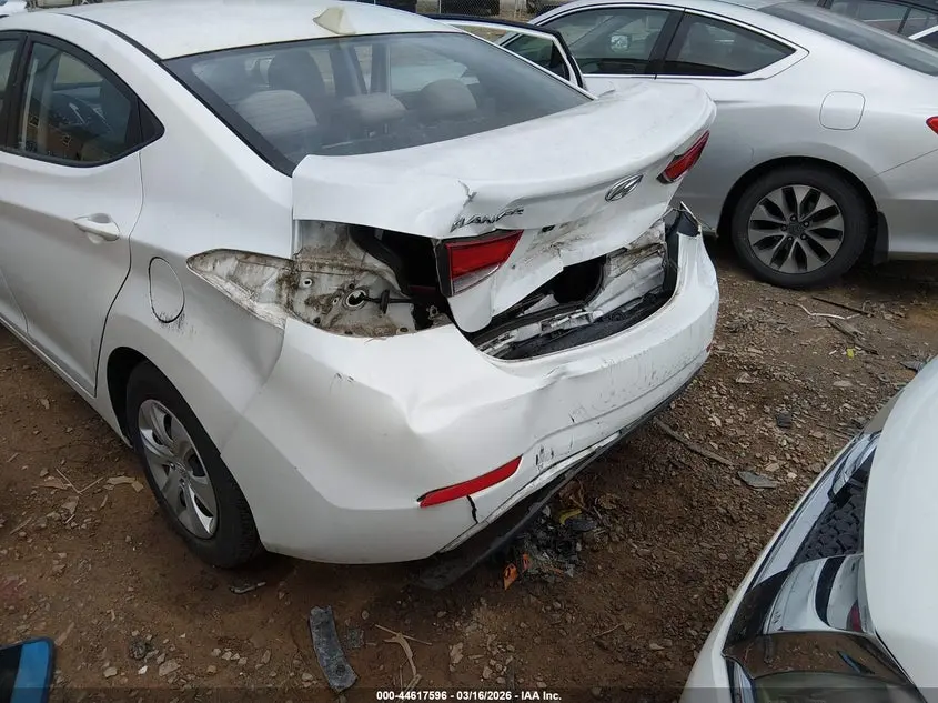 2016 HYUNDAI ELANTRA SE