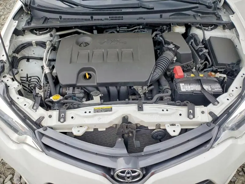 2015 TOYOTA COROLLA LE PLUS  