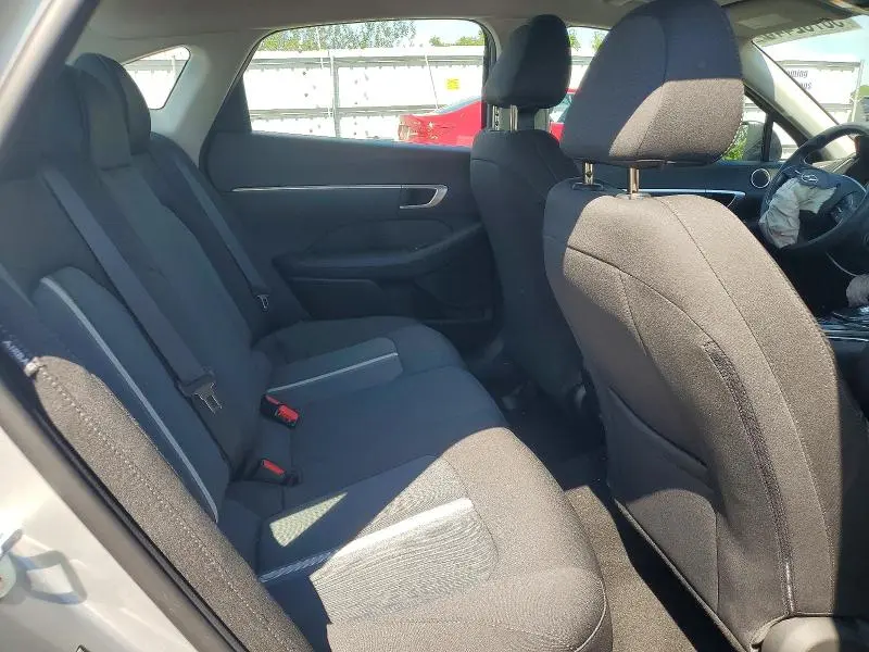 2020 HYUNDAI SONATA SE  