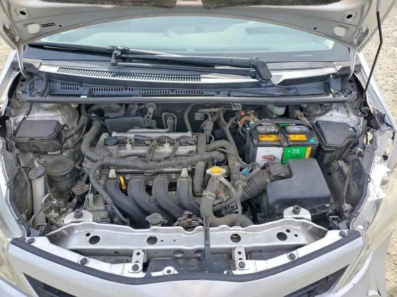 2014 TOYOTA YARIS 5-DOOR L  