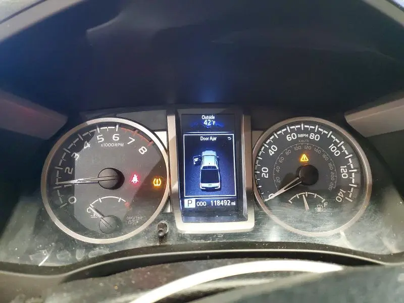 2018 TOYOTA TACOMA SR5 V6  