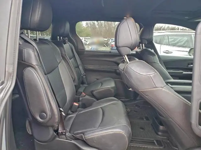 2025 TOYOTA SIENNA XSE  