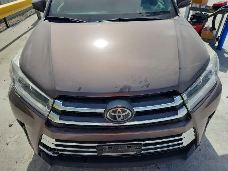 2018 TOYOTA HIGHLANDER LIMITED  