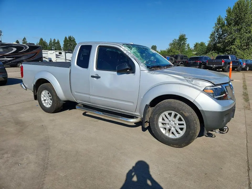 2017 NISSAN FRONTIER SV  