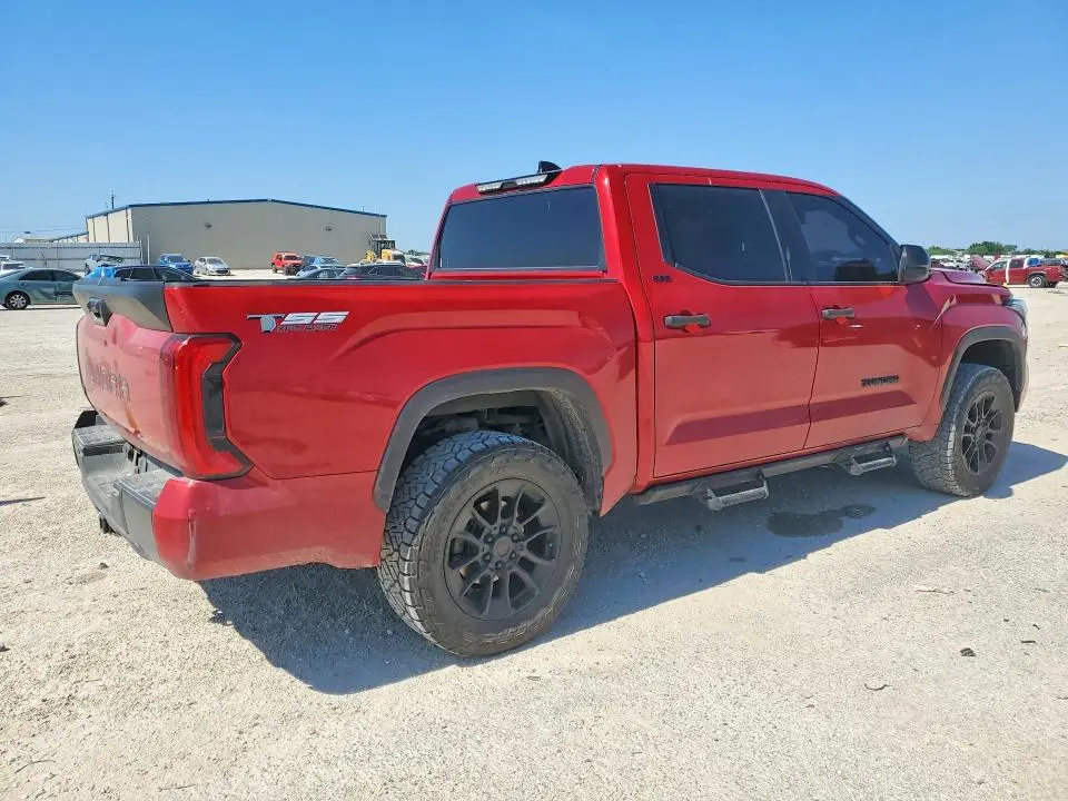 2022 TOYOTA TUNDRA SR5  