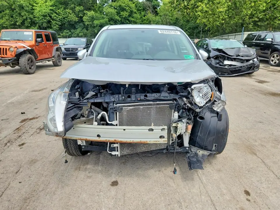 2019 NISSAN VERSA SV  