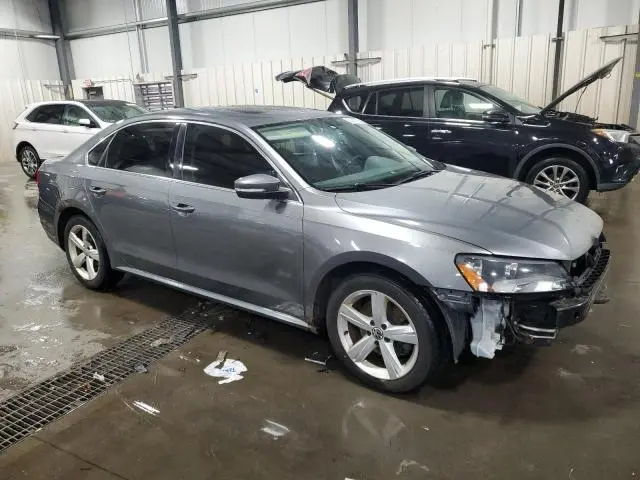 2013 VOLKSWAGEN PASSAT SE  