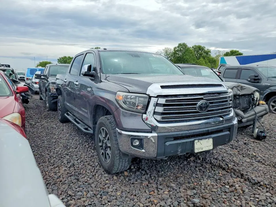 2018 TOYOTA TUNDRA CREWMAX LIMITED  