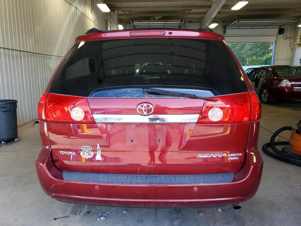 2010 TOYOTA SIENNA XLE LIMITED  