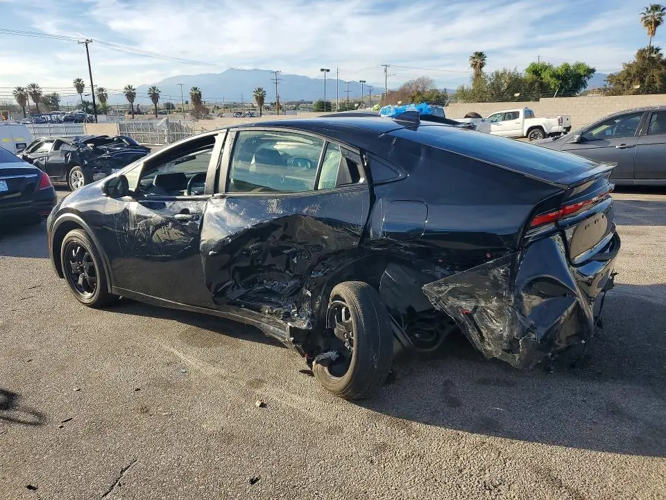 2025 TOYOTA PRIUS LE  