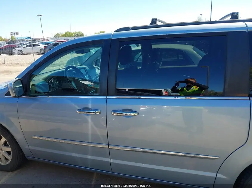 2016 CHRYSLER TOWN & COUNTRY TOURING
