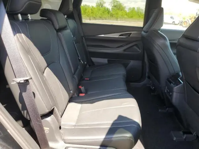 2022 INFINITI QX60 LUXE  