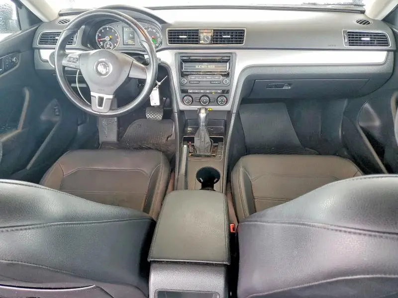 2015 VOLKSWAGEN PASSAT S  