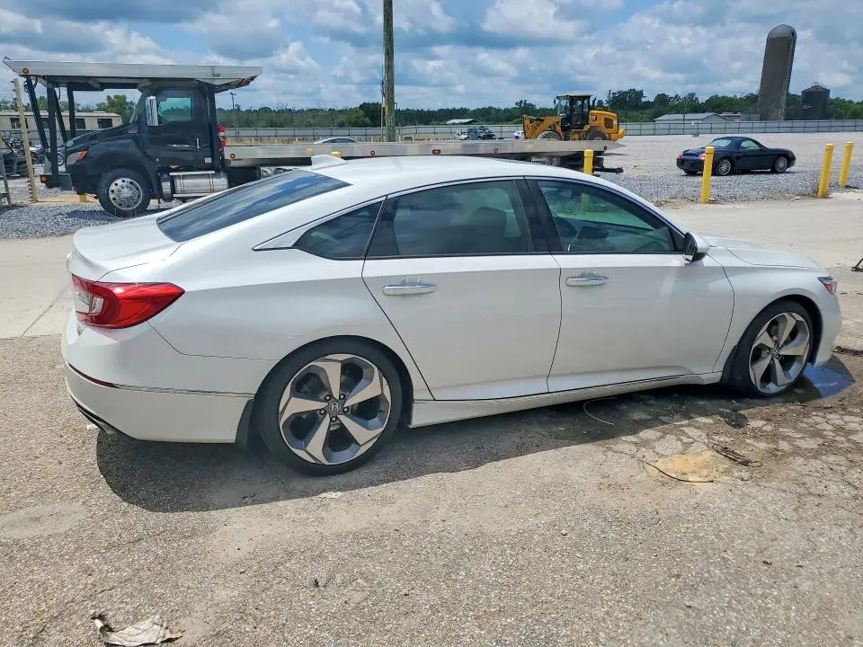 2019 HONDA ACCORD TOURING  