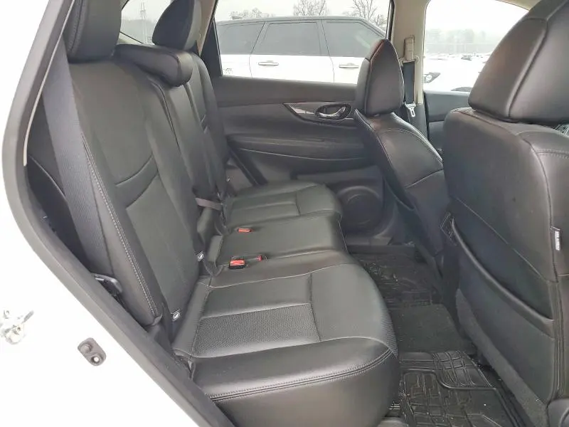 2016 NISSAN ROGUE SL  