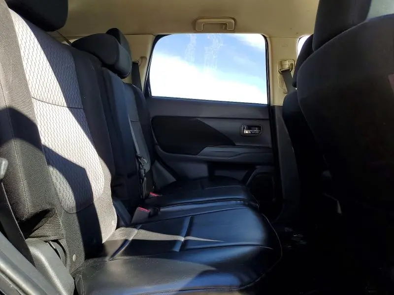 2014 MITSUBISHI OUTLANDER ES  